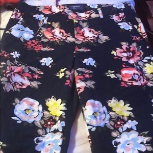 Mid-rise floral print pants